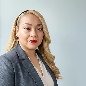 Anglea Flores-Saravia