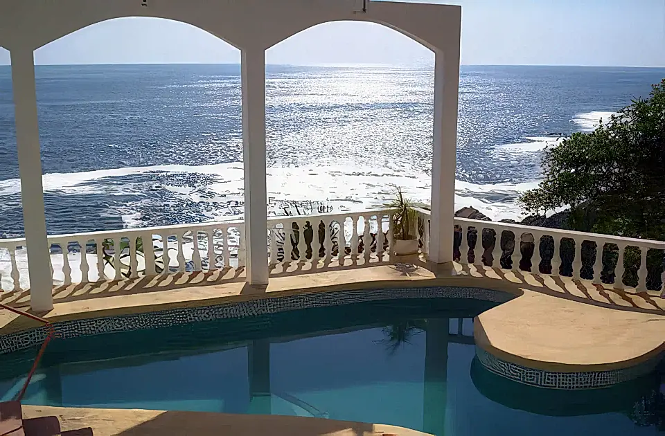 Ocean/Cliff Side Villa for Rent in Acapulco, Guerrero, Mexico