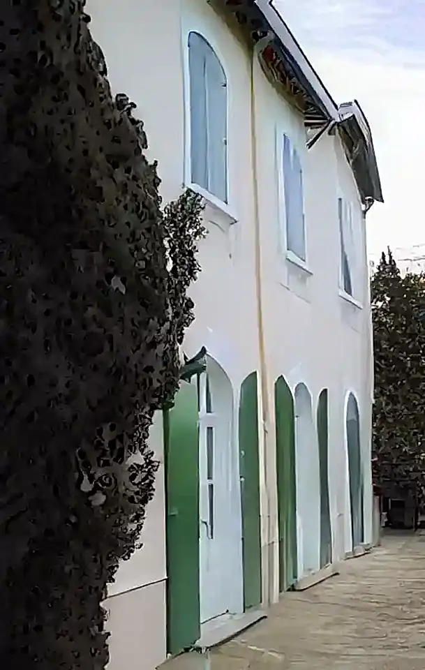Mansion for Sale in Nimes, France