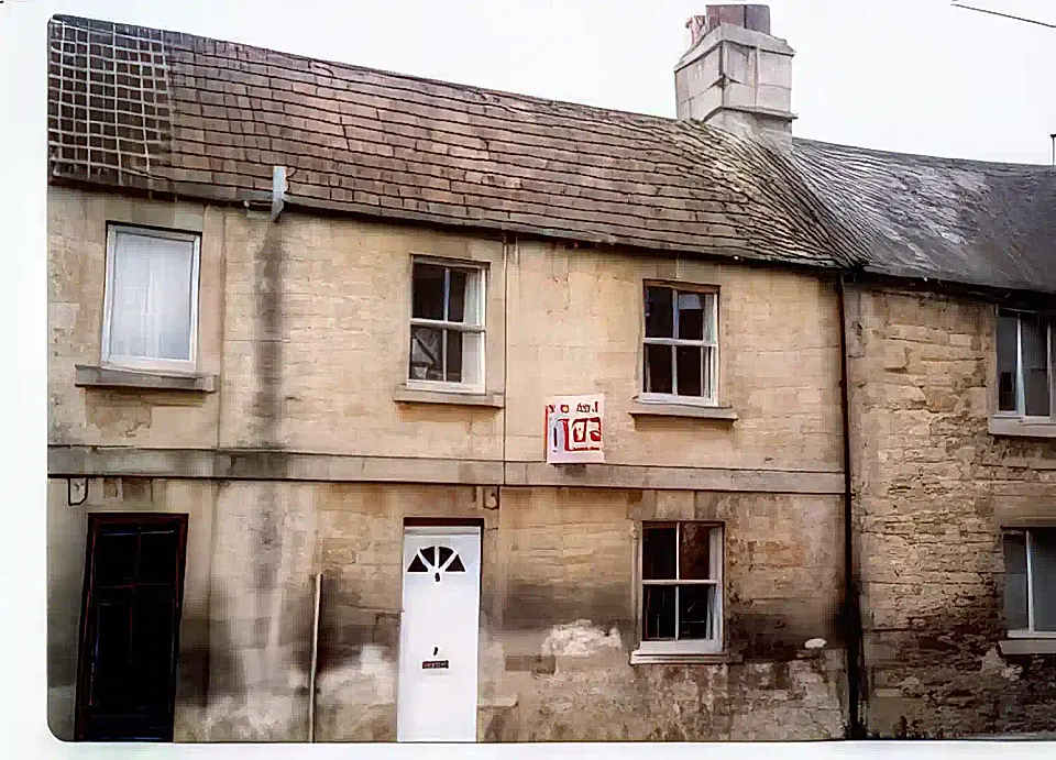 Cottage for Sale in Wiltshire, UK