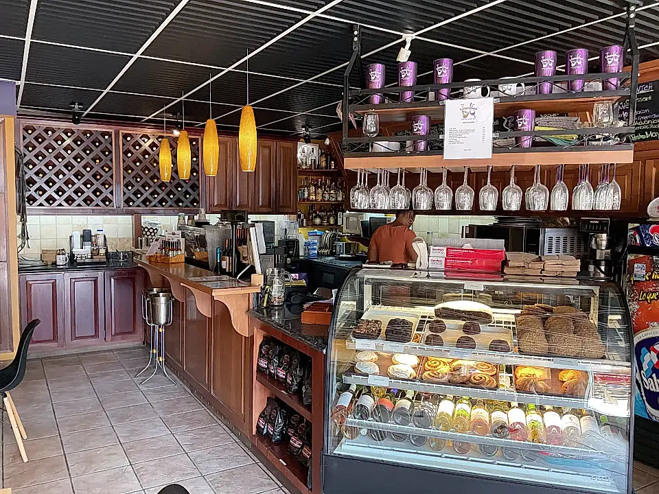 Cafe & Wine Bar for Sale and Rent in Roatan, Bay Islands, Honduras