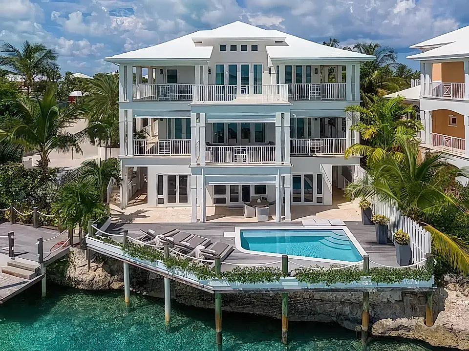 Villa for Sale in Georgetown, Bahamas