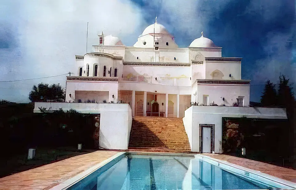 Mansion for Sale in Carvoiero, Portugal