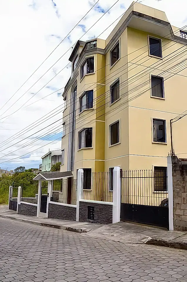 Apartment Building for Sale in Quito, Pichincha, Ecuador