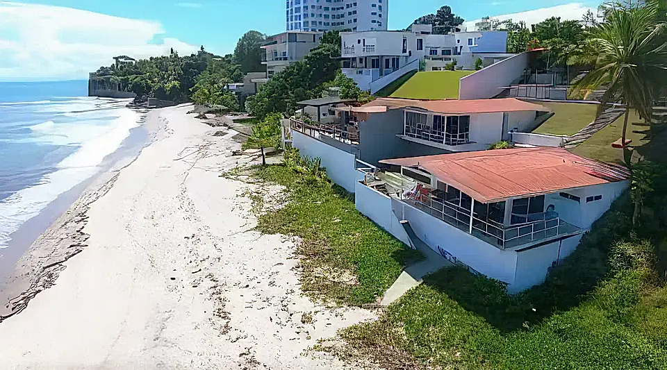 Oceanfront Villa for Sale in Playa Corona, Panama Oeste, Panama