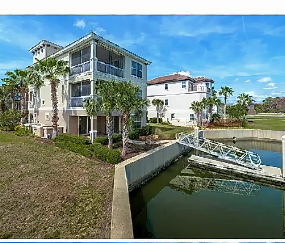 Salt Water Canal Home for Sale in Palm Coast, Florida, USA