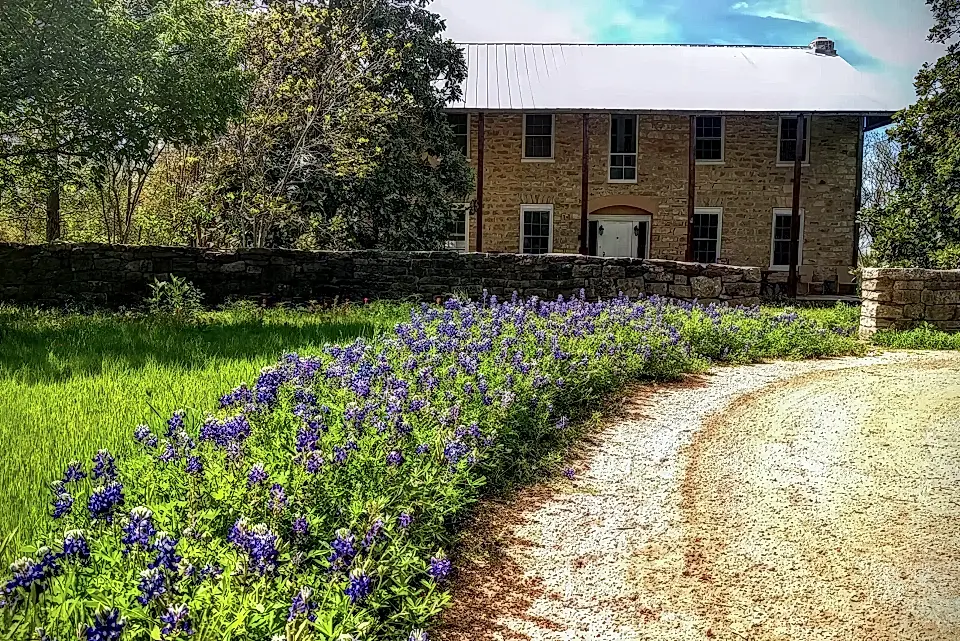 Inn/Lodge for Sale in Round Mountain, Texas, USA