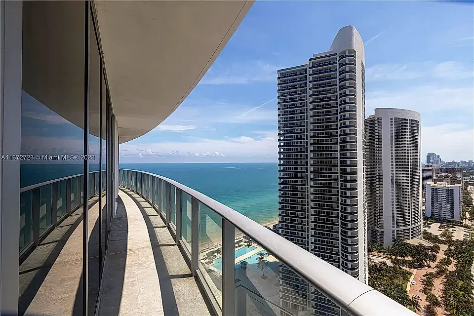 Condo for Sale in Hollywood, Florida, USA