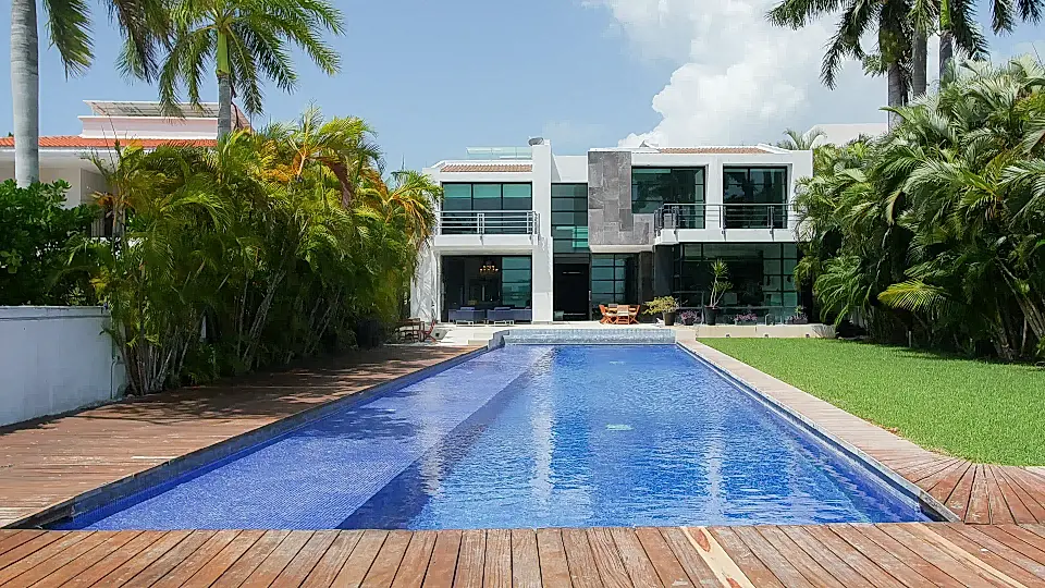 Caribbean Water View Houses for Sale List and Find the Best Water View