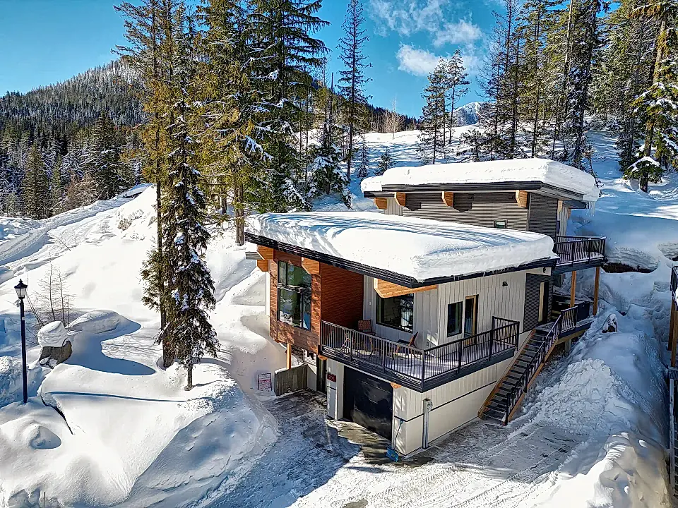 Ski Resort Home for Sale and Rent in Rossland, British Columbia, Canada