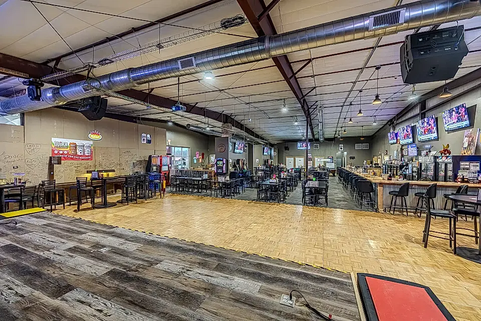 Large Event Venue/Restaurant for Sale in Gravois Mills, Missouri, USA