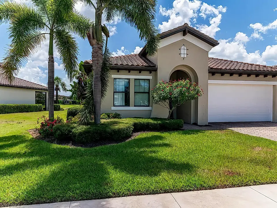 Furnished Single Family Home for Sale in Naples, Florida, USA
