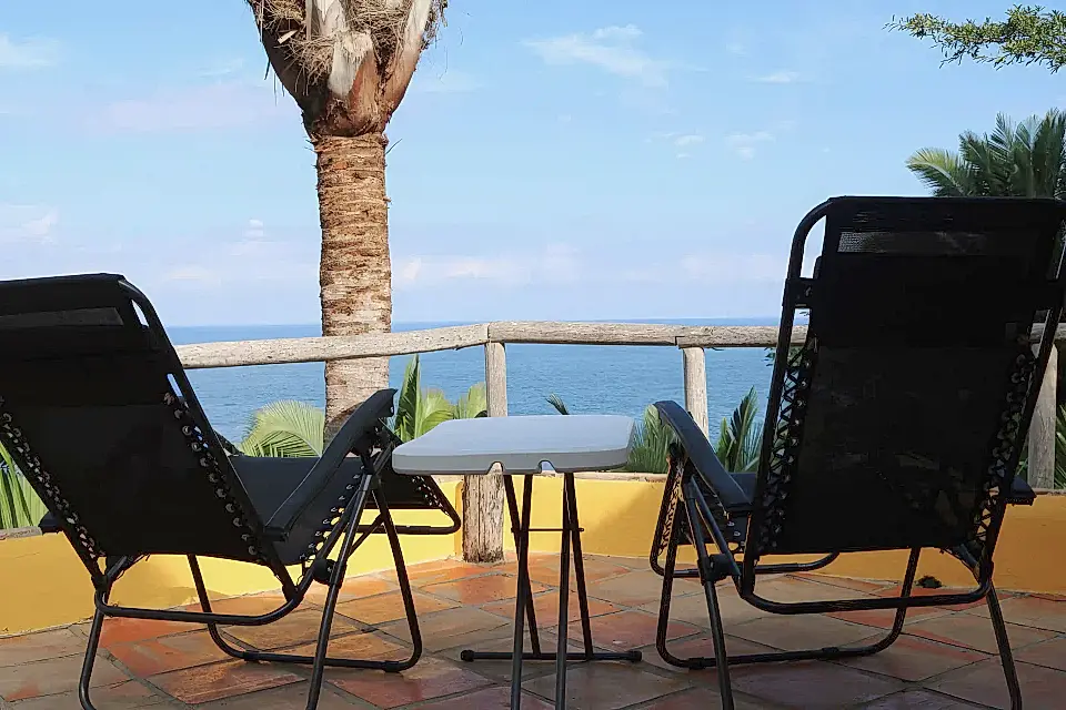 Where Can You Live Off Grid in Florida? 13 Great Locations - Off-Grid Apartment In Coastal Town