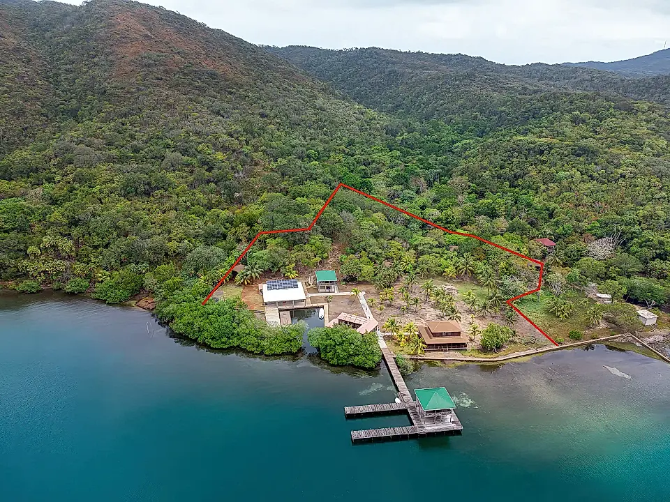 Resort for Sale in Jose Santos Guardiola, Bay Islands, Honduras