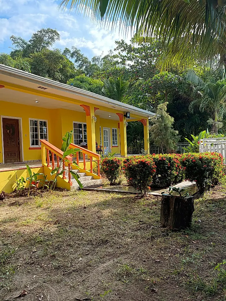 Beach House for Sale in La Ceiba, Atlantida, Honduras