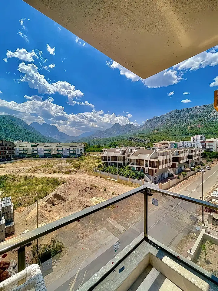 2 Bed Apartment for Sale in Konyaalti, Antalya, Turkey