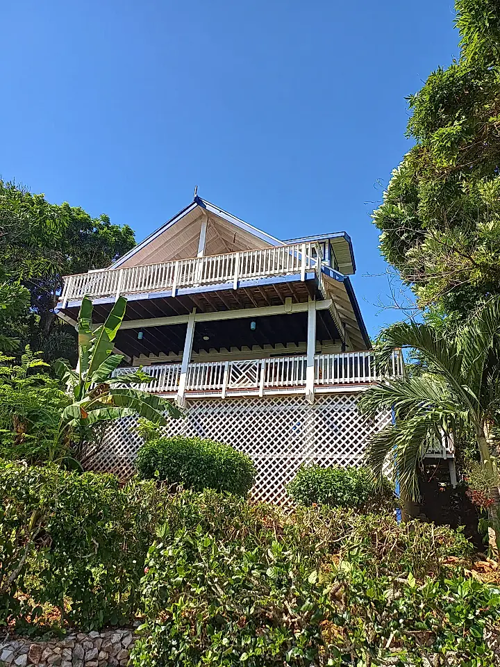 2 Bedroom House for Sale in Roatan, Bay Islands, Honduras