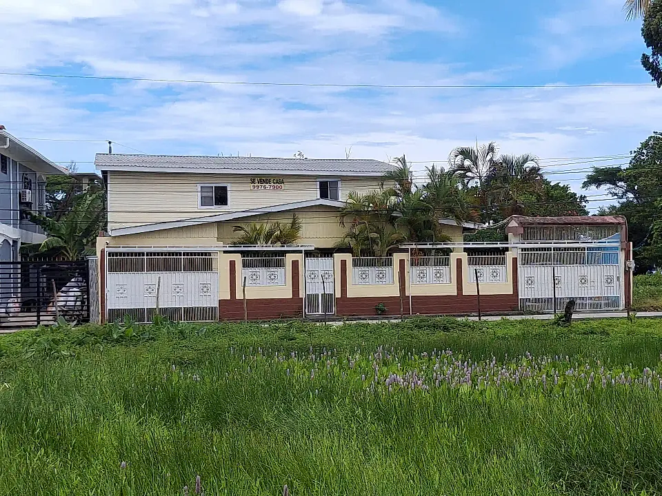 Large House for Sale in El Porvenir, Atlantida, Honduras