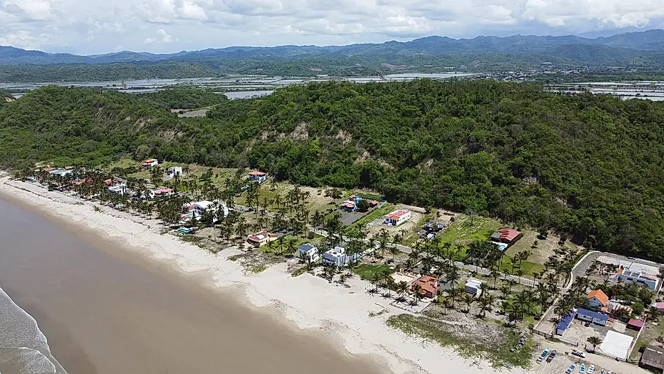 Oceanfront Vacation Home for Sale in Jama, Manabi, Ecuador