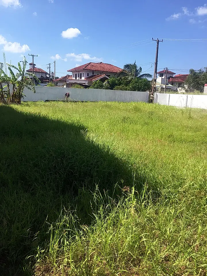 Lot for Sale in Gampaha, Western, Sri Lanka