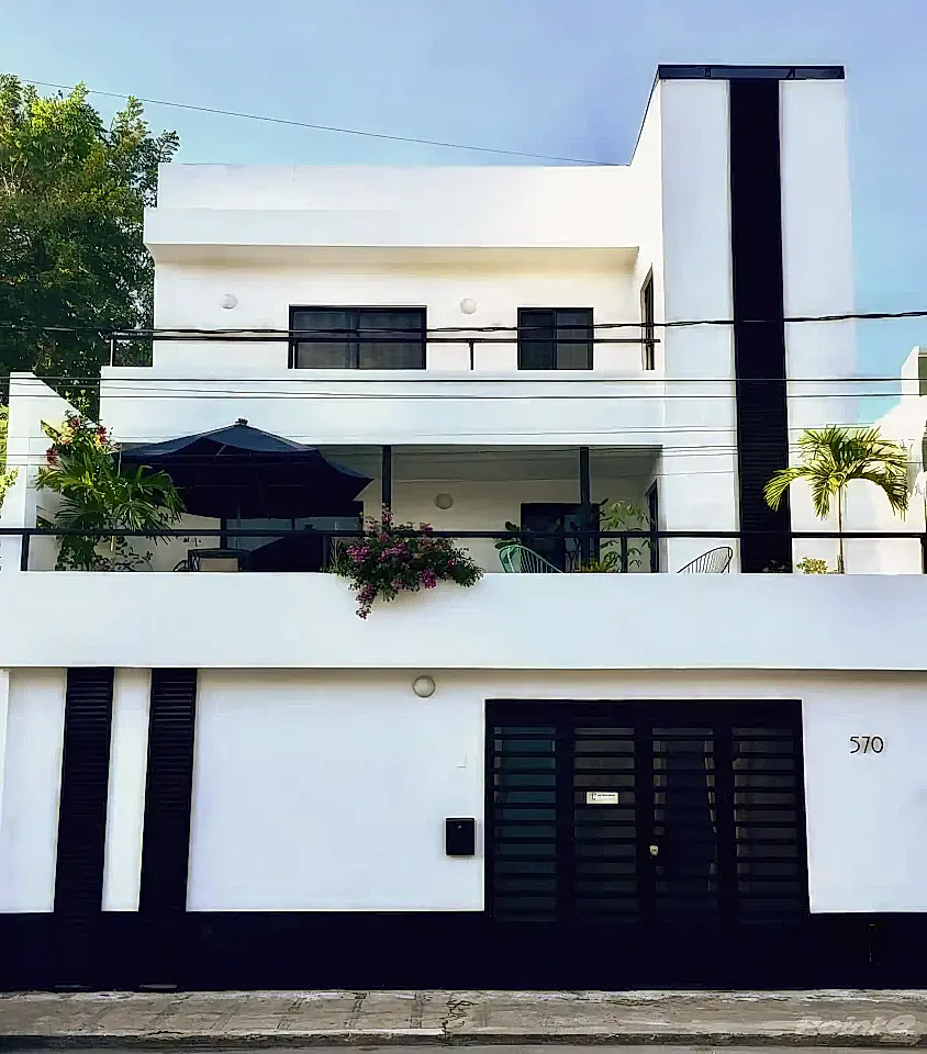 Triplex with 3 Apartments for Sale in Merida, Yucatan, Mexico