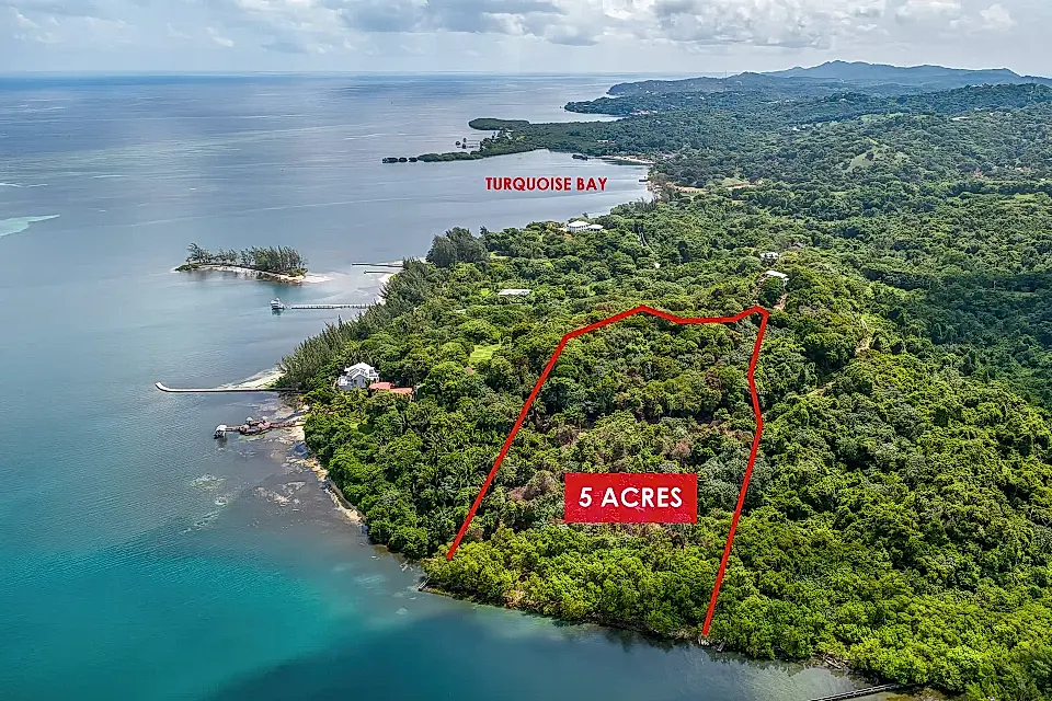 Oceanfront Acreage for Sale in Jose Santos Guardiola, Bay Islands, Honduras