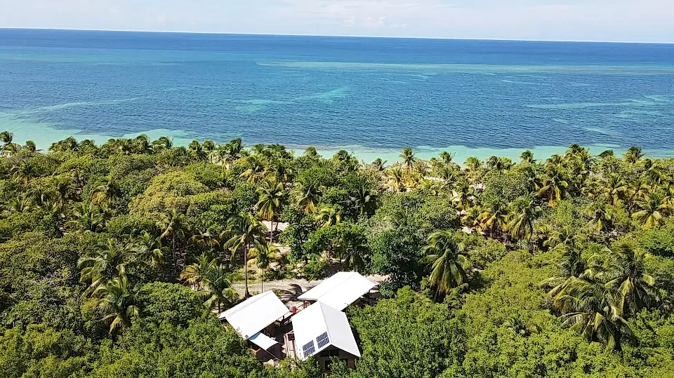 Traditional Stilt Estate for Sale in Jose Santos Guardiola, Bay Islands, Honduras