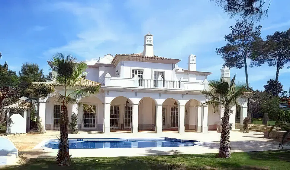 Villa for Sale in Pinheiros Altos, Portugal