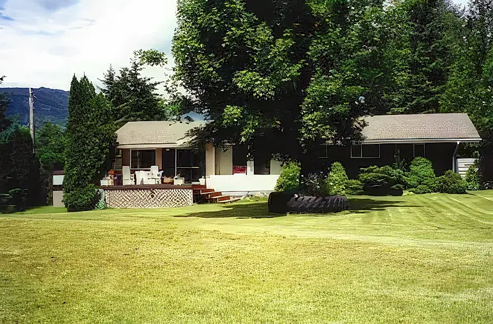 Home for Sale in Revelstoke, Canada